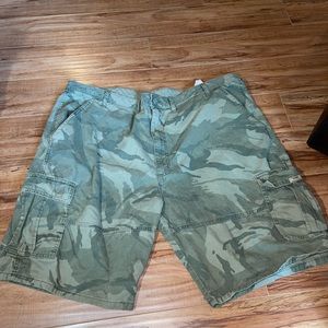 Men’s‎ Wrangler Camo Cargo shorts 46 Reg